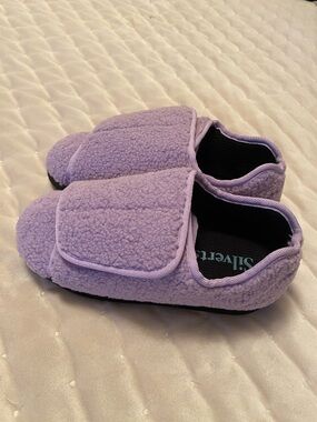 Silverts sleeper lilac ladies size 9